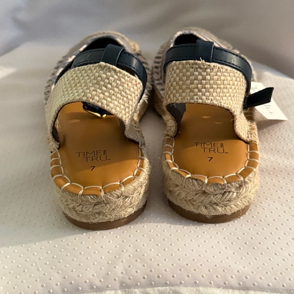 Time and Tru Blue White Espadrille Ankle‎ Strap Women’s Size 7 Memory Foam New - Picture 4 of 8